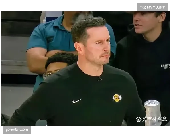 雷迪克谈湖人三崩现象：上赛季确实存在但并不具决定性影响